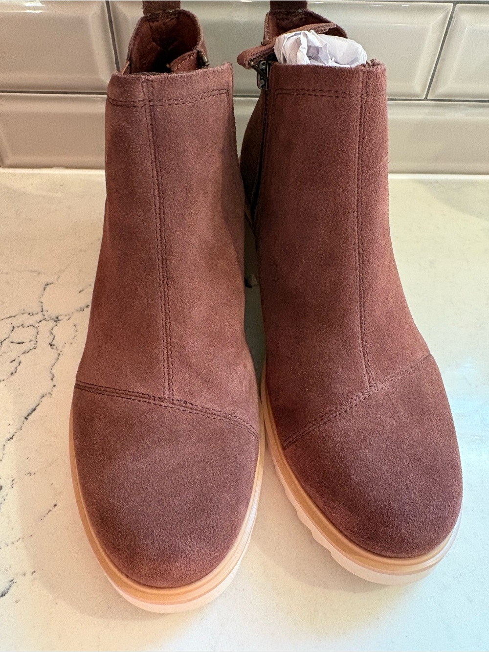 TOMS Maude Round Toe Wedge Chelsea Booties Womens Brown Casual Boots Size 9.5 - Picture 4 of 6